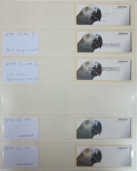 0265 (183).jpg -     Lote:    265      Colecção Especializada - Etiquetas      Lotes Especiais       Descrição:      1981/2010 &mdash; Etiquetas.   Coleção composta por 12 álbuns com etiquetas desde percursoras e Framas até 2010, com provas, erros, FDC's, etiquetas novas e usadas, sobrescritos circulados, variedades de impressão e papéis. Importante estudo. Lote a ver.        Lote ETQ       Valor Base:     &euro; 3000,00     Valor Venda:     &euro;      